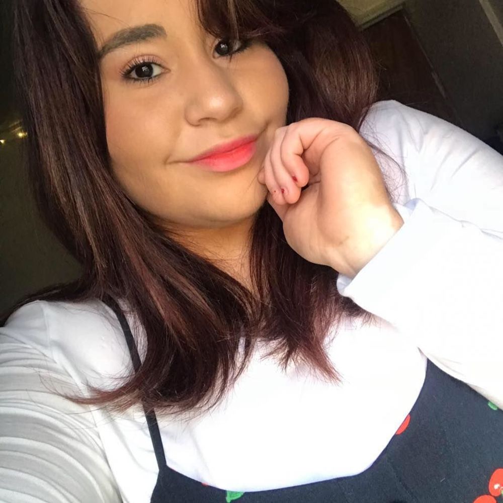 Meet your Posher, Roxanne